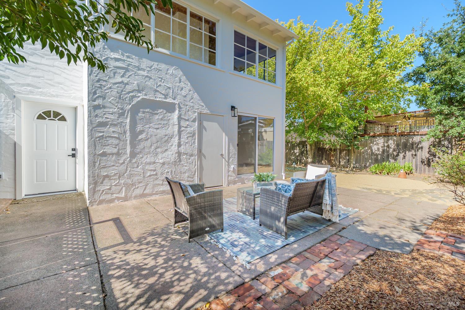 Detail Gallery Image 32 of 58 For 7 Belmont Ave, Fairfax,  CA 94930 - 6 Beds | 4/1 Baths