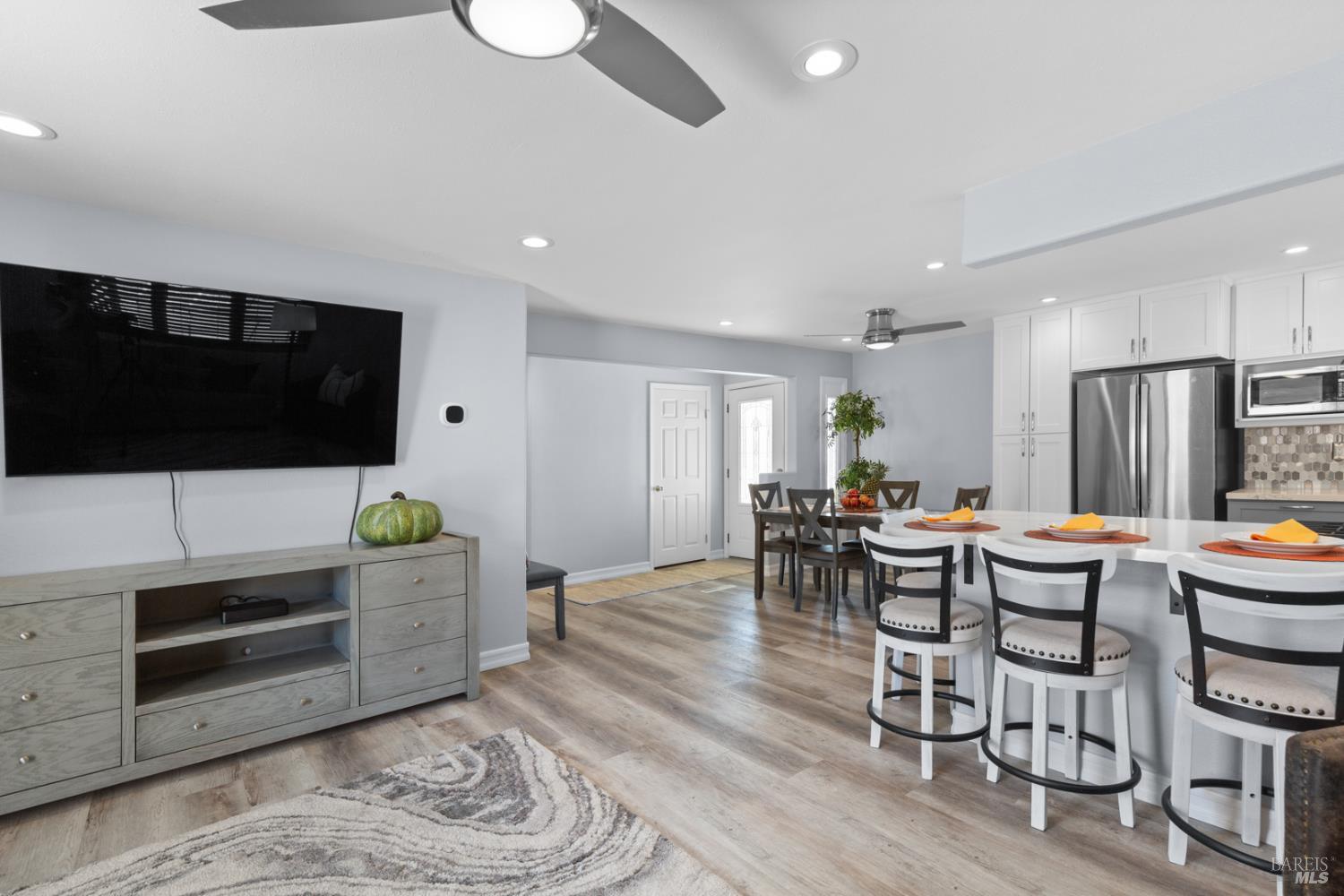 Detail Gallery Image 9 of 71 For 530 Anson Ct, Rohnert Park,  CA 94928 - 3 Beds | 2 Baths