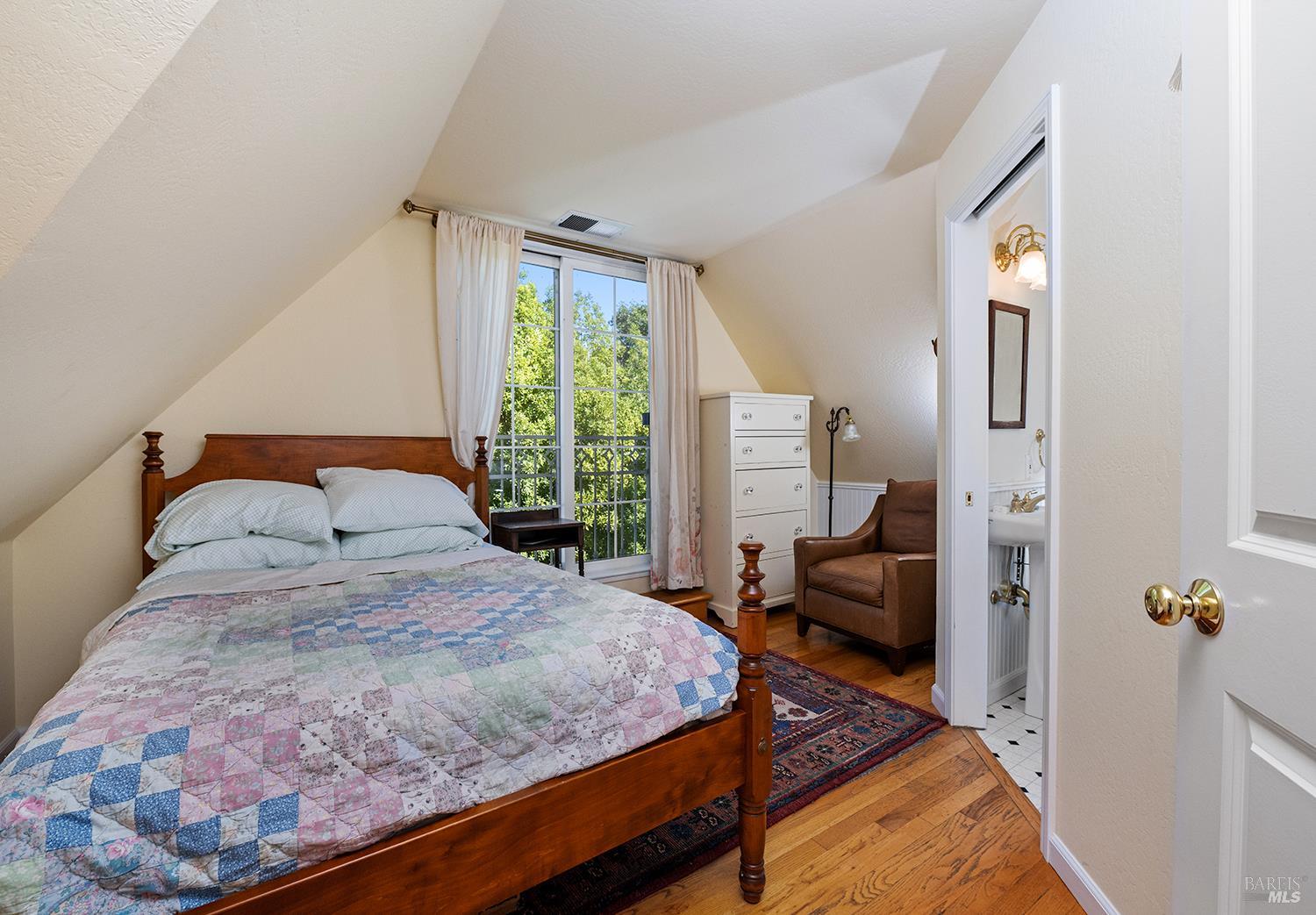 Detail Gallery Image 33 of 65 For 3949 Vine Hill Rd, Sebastopol,  CA 95472 - 5 Beds | 4 Baths