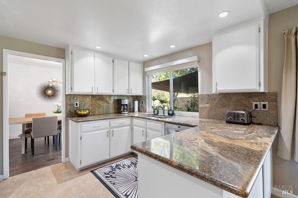 Detail Gallery Image 15 of 59 For 1412 Granada St, Vallejo,  CA 94591 - 4 Beds | 3 Baths
