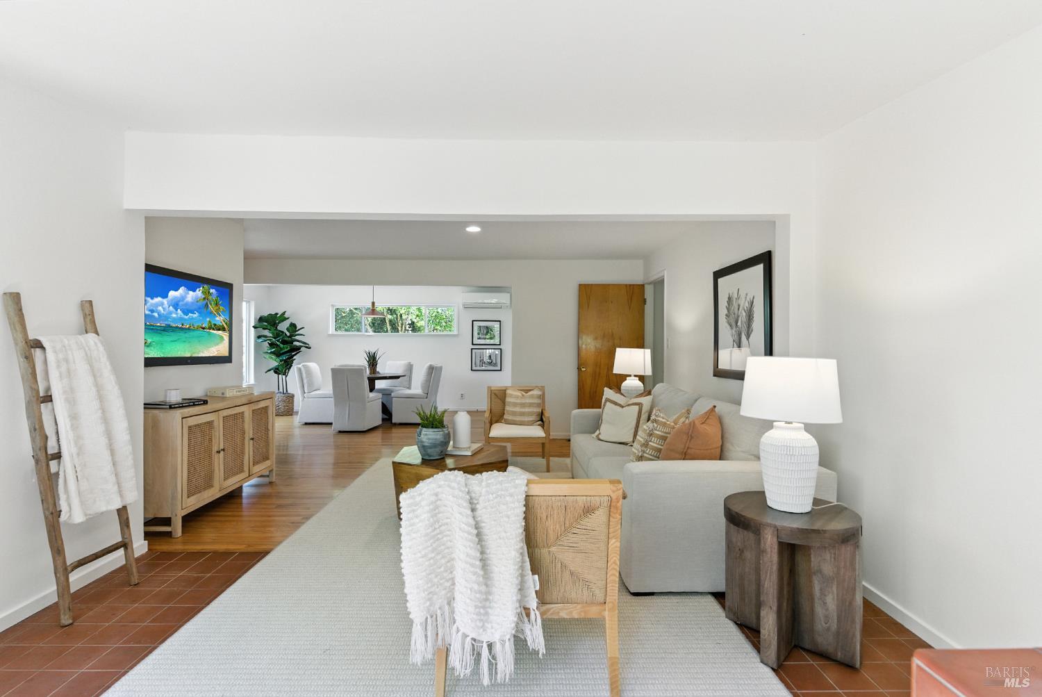 Detail Gallery Image 14 of 63 For 6750 Petaluma Hill Rd, Penngrove,  CA 94951 - 3 Beds | 2 Baths