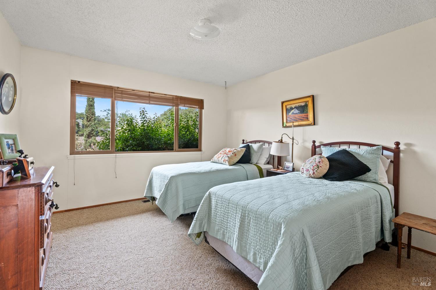 Detail Gallery Image 14 of 49 For 1500 Deerwood Dr, Ukiah,  CA 95482 - 3 Beds | 3 Baths