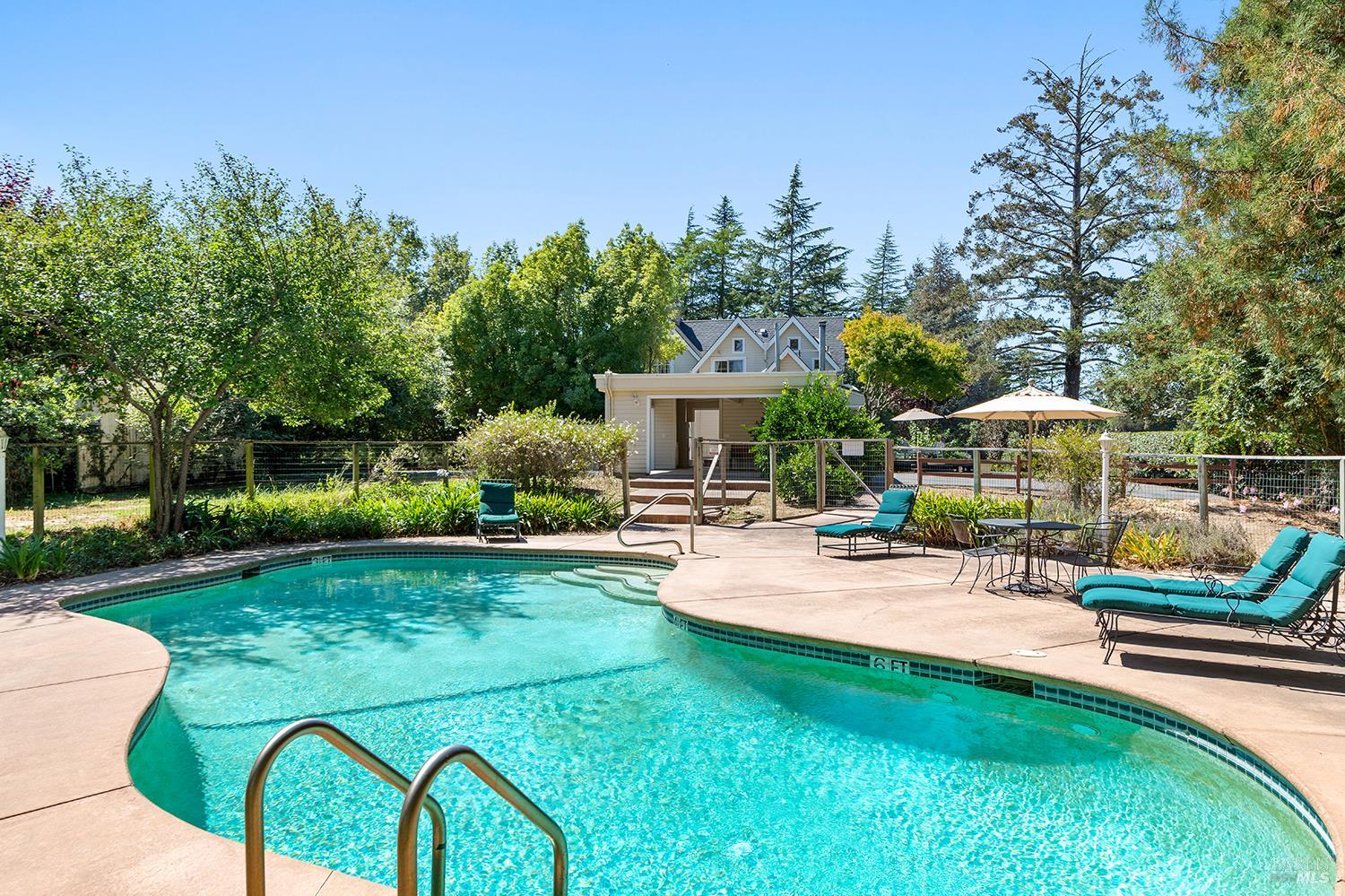 Detail Gallery Image 45 of 65 For 3949 Vine Hill Rd, Sebastopol,  CA 95472 - 5 Beds | 4 Baths