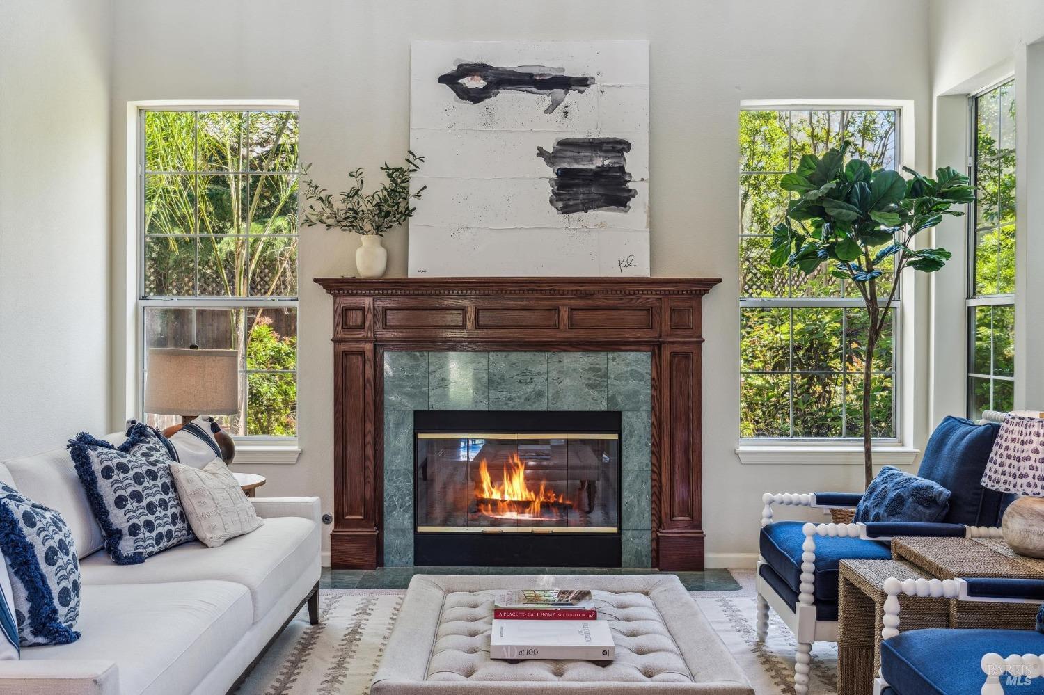Detail Gallery Image 11 of 89 For 402 Barons Way, Petaluma,  CA 94954 - 4 Beds | 3 Baths