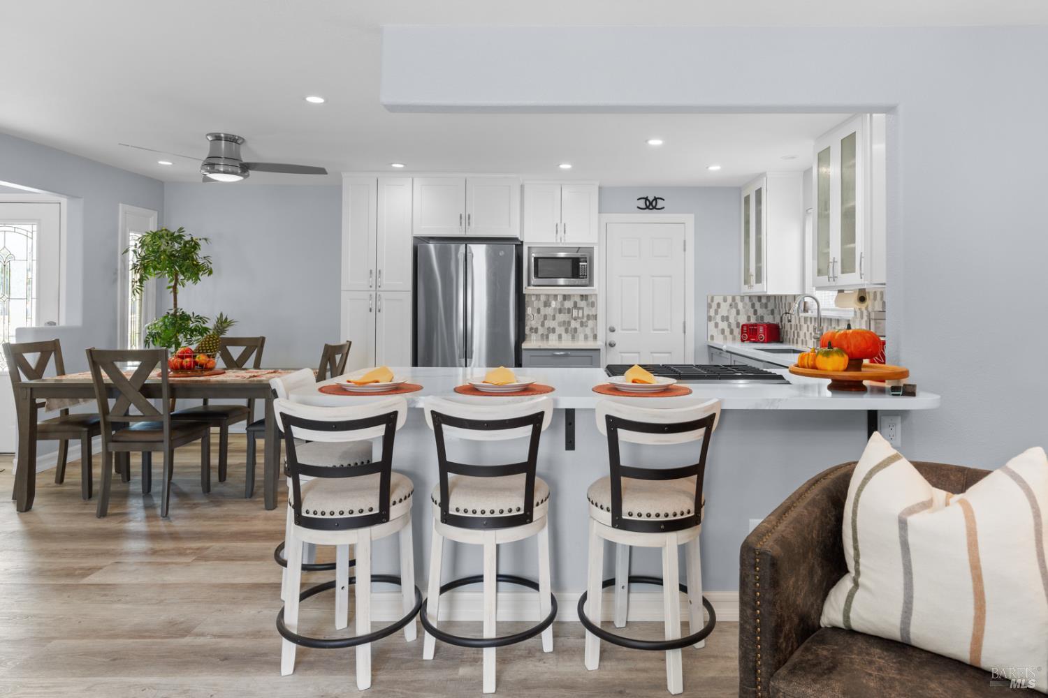 Detail Gallery Image 10 of 71 For 530 Anson Ct, Rohnert Park,  CA 94928 - 3 Beds | 2 Baths