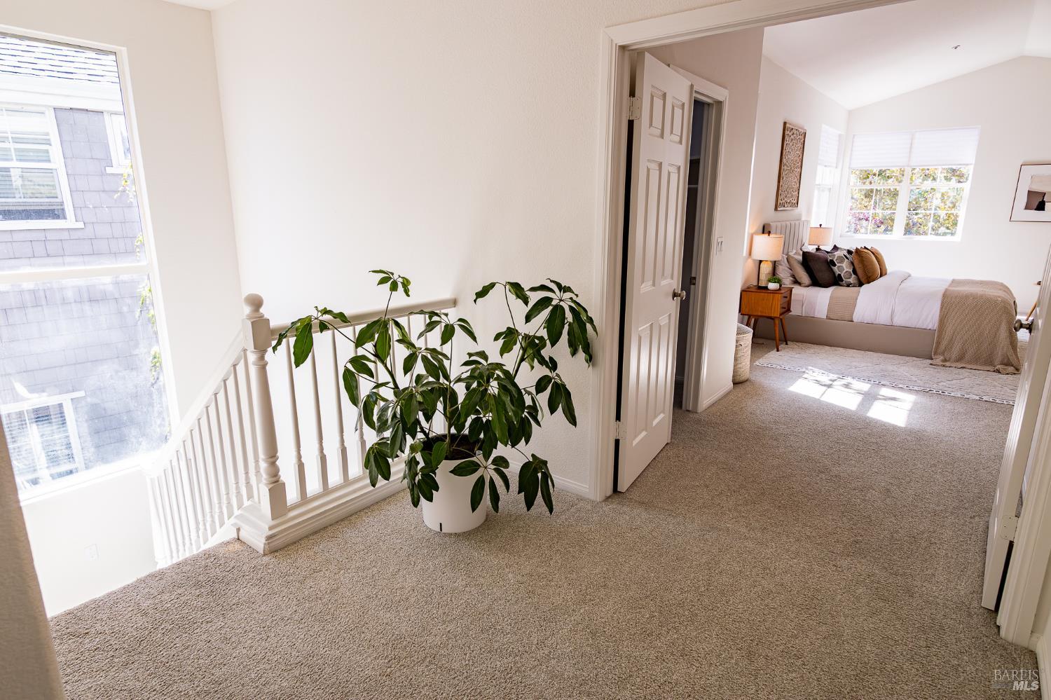 Detail Gallery Image 25 of 42 For 264 Waterside Cir, San Rafael,  CA 94903 - 4 Beds | 3/1 Baths