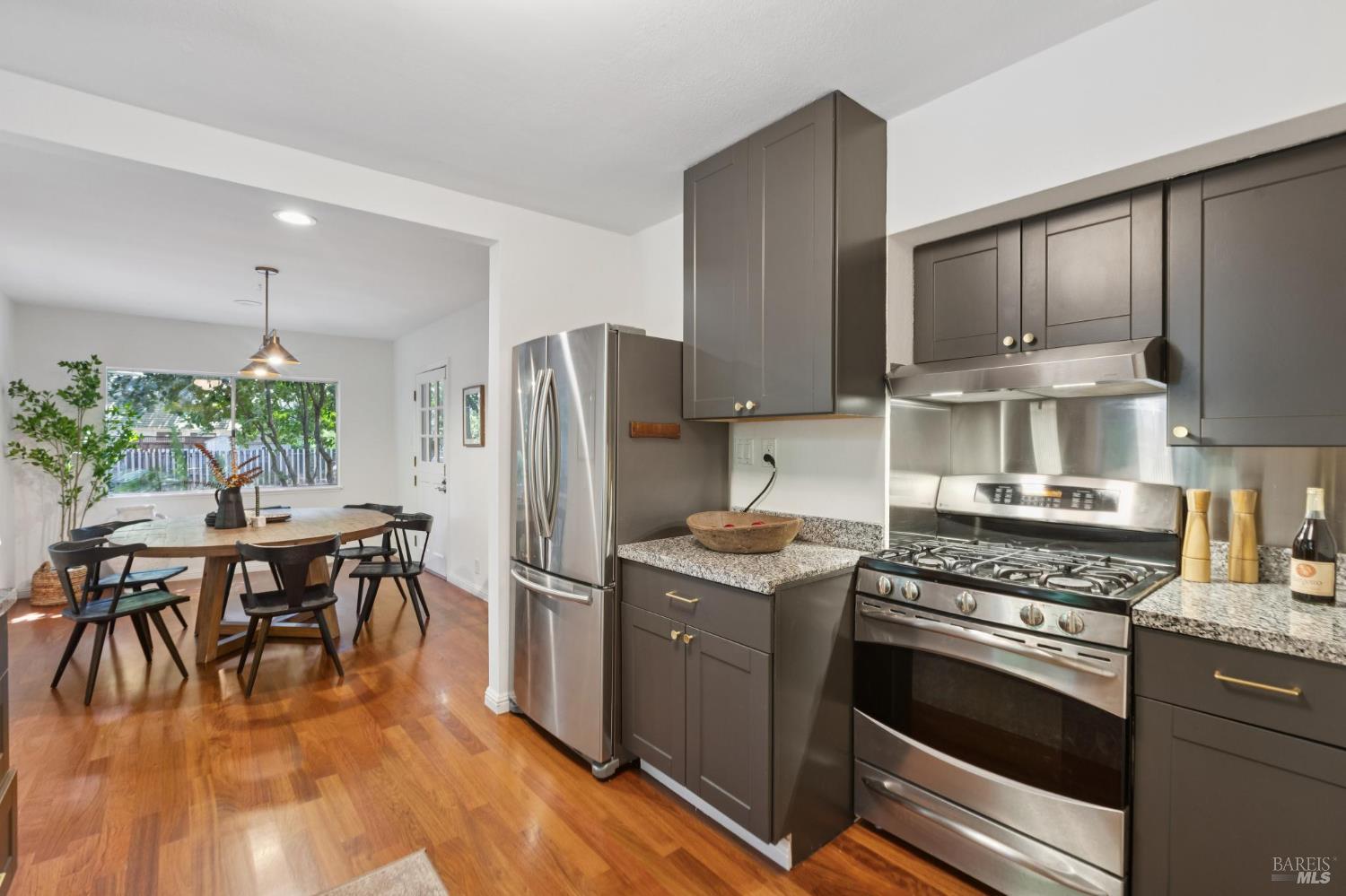 Detail Gallery Image 16 of 44 For 246 Madrone Ave, Larkspur,  CA 94939 - 4 Beds | 2 Baths