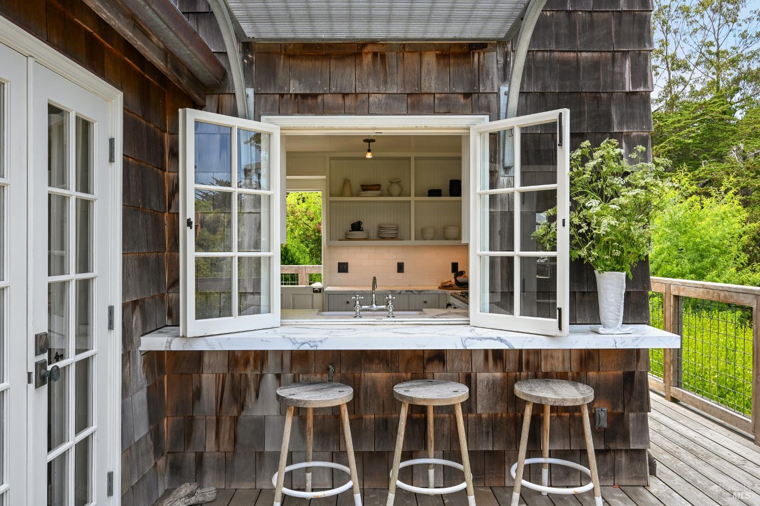 Detail Gallery Image 13 of 62 For 33 Ocean Ave, Bolinas,  CA 94924 - 3 Beds | 2/1 Baths