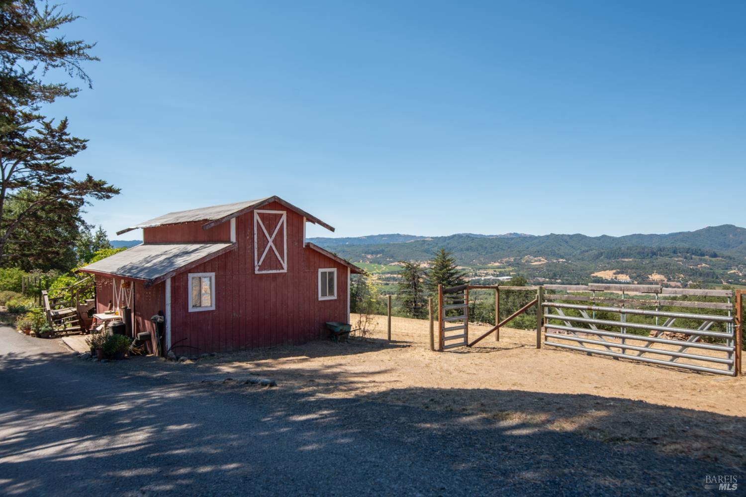 Detail Gallery Image 5 of 40 For 26876 River Rd, Asti,  CA 95425 - 3 Beds | 3 Baths