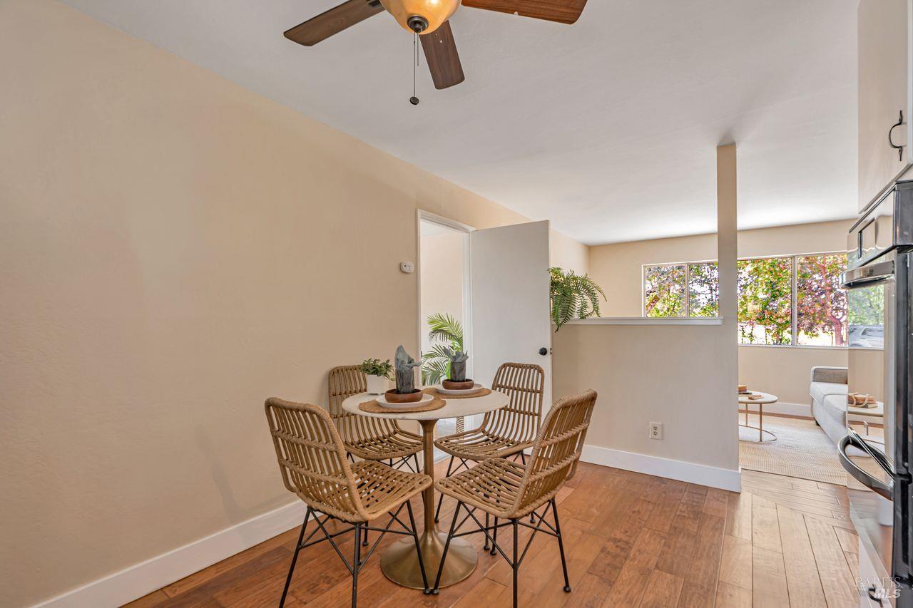 Detail Gallery Image 16 of 47 For 1021 Butler Ave, Santa Rosa,  CA 95407 - 4 Beds | 2 Baths
