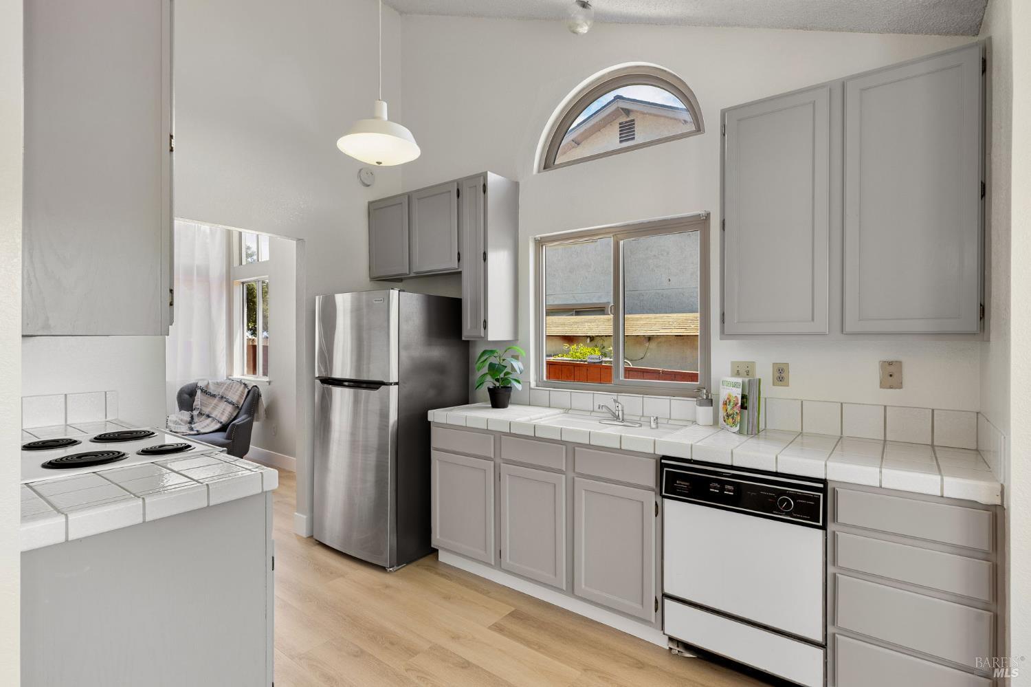 Detail Gallery Image 13 of 37 For 828 Stoneridge Cir, Fairfield,  CA 94534 - 3 Beds | 2 Baths