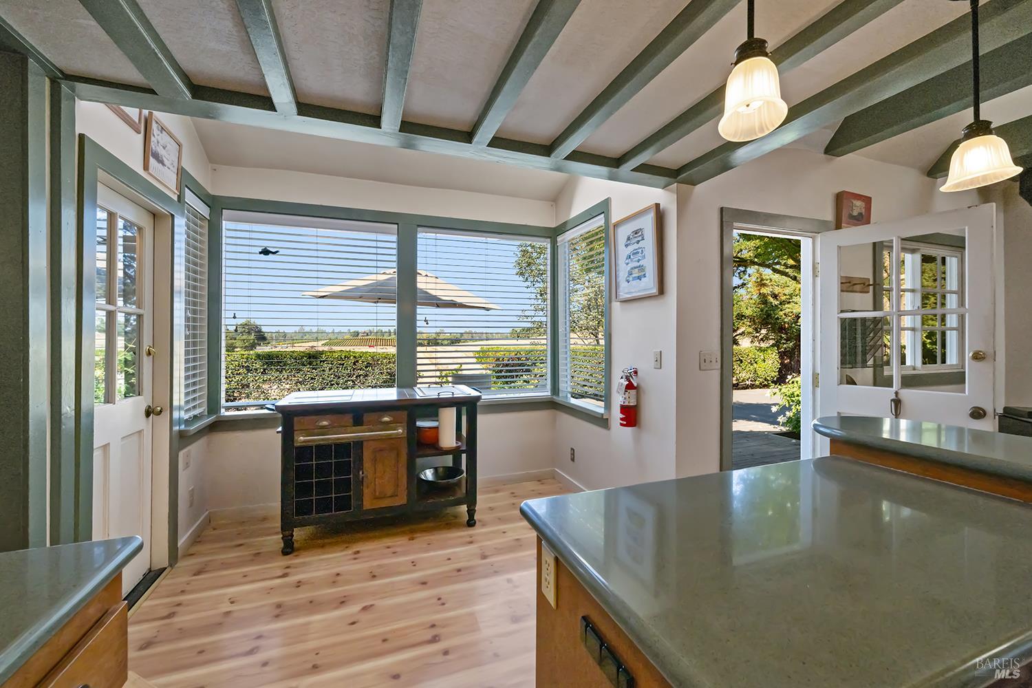 Detail Gallery Image 18 of 65 For 3949 Vine Hill Rd, Sebastopol,  CA 95472 - 5 Beds | 4 Baths
