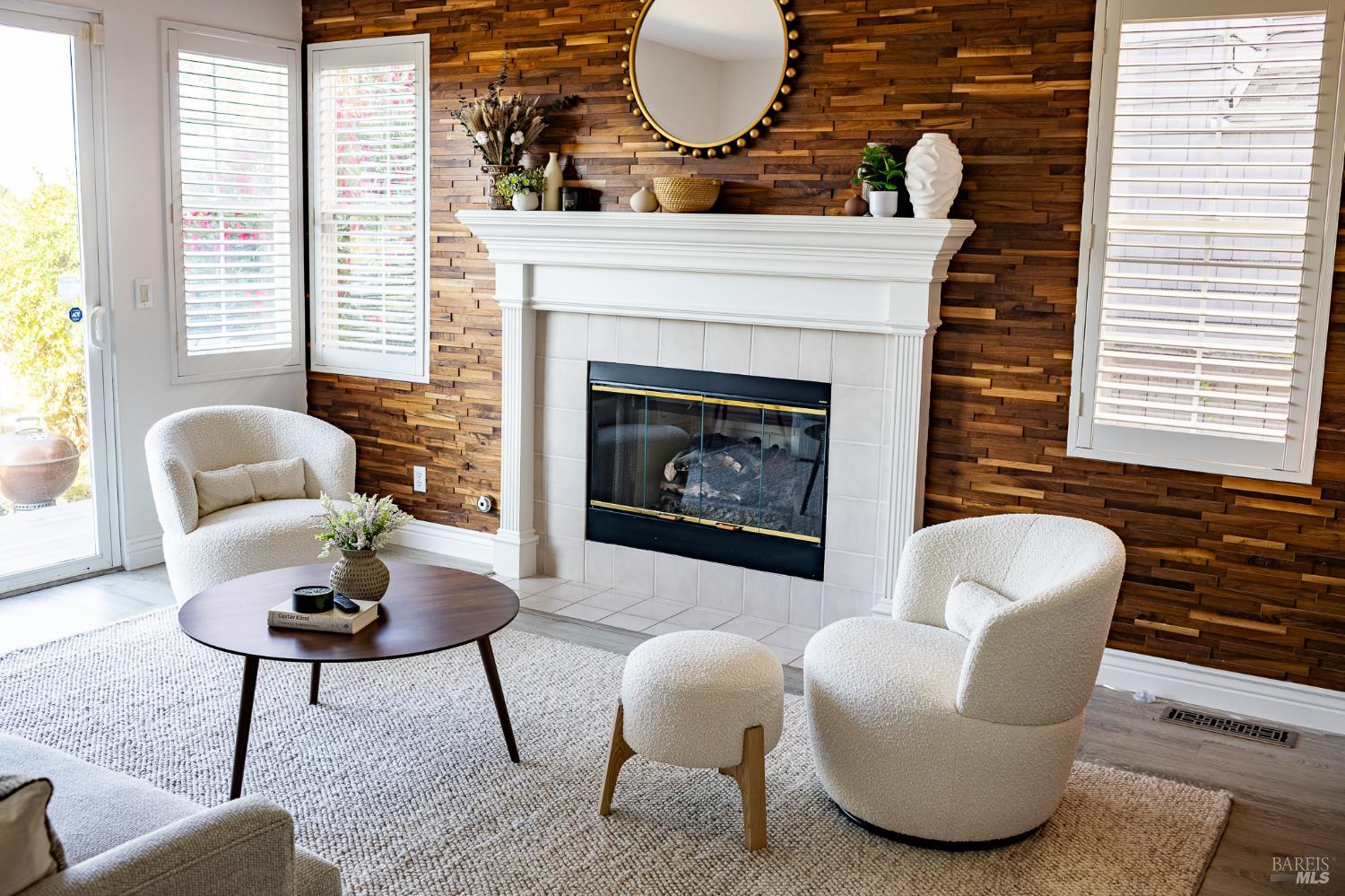 Detail Gallery Image 9 of 42 For 264 Waterside Cir, San Rafael,  CA 94903 - 4 Beds | 3/1 Baths