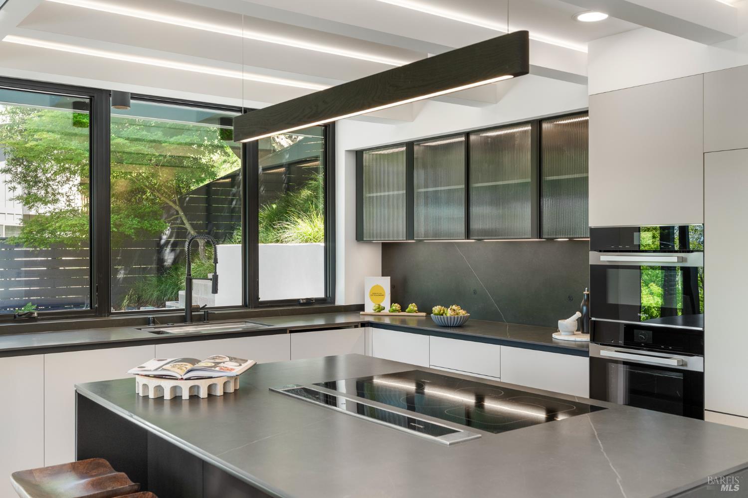 Detail Gallery Image 27 of 61 For 975 Greenhill Rd, Mill Valley,  CA 94941 - 4 Beds | 2/1 Baths