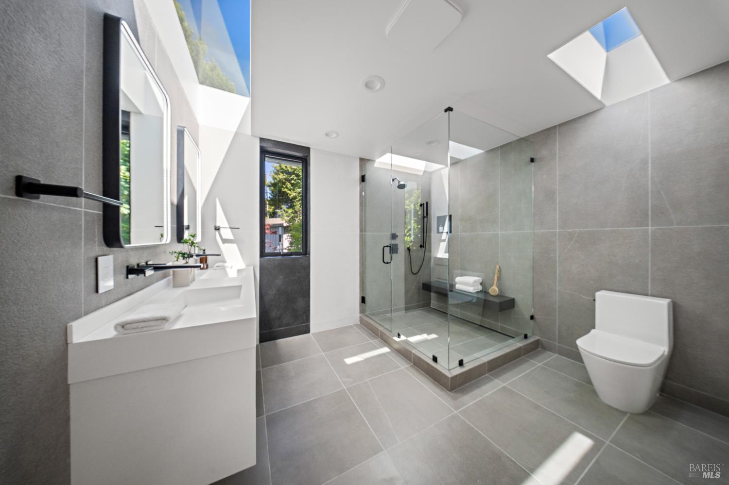Detail Gallery Image 41 of 61 For 975 Greenhill Rd, Mill Valley,  CA 94941 - 4 Beds | 2/1 Baths