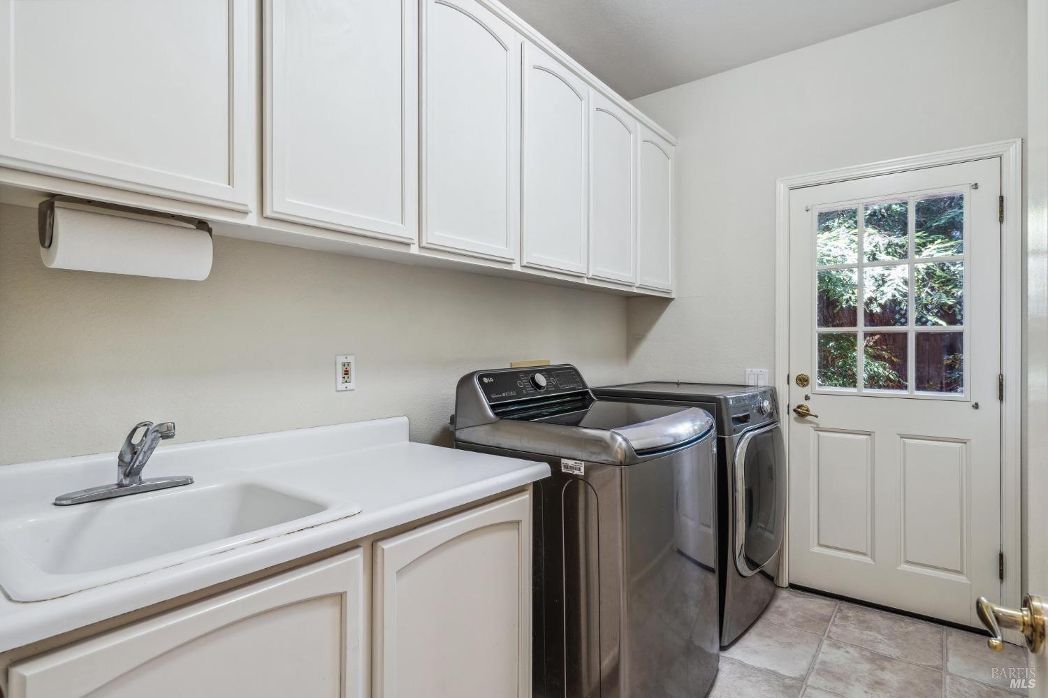 Detail Gallery Image 71 of 89 For 402 Barons Way, Petaluma,  CA 94954 - 4 Beds | 3 Baths