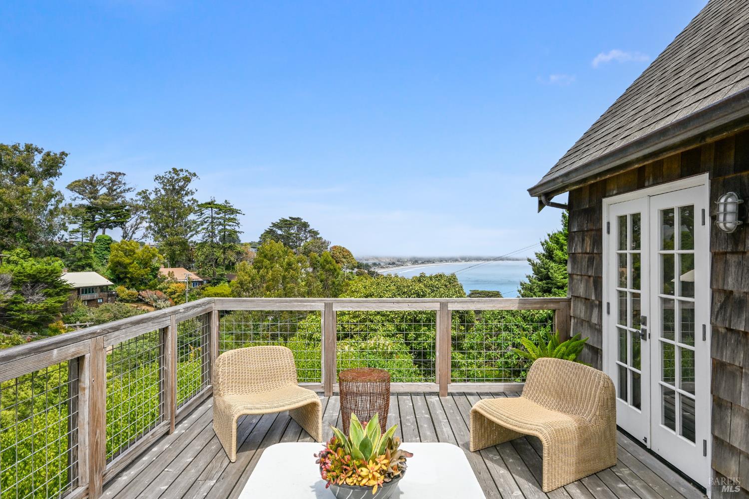 Detail Gallery Image 9 of 62 For 33 Ocean Ave, Bolinas,  CA 94924 - 3 Beds | 2/1 Baths