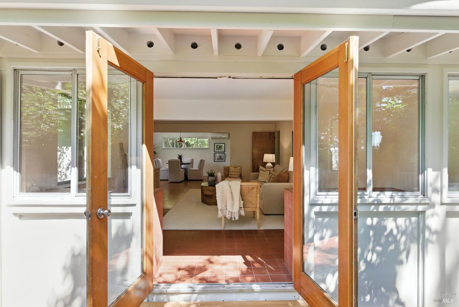 Detail Gallery Image 9 of 63 For 6750 Petaluma Hill Rd, Penngrove,  CA 94951 - 3 Beds | 2 Baths