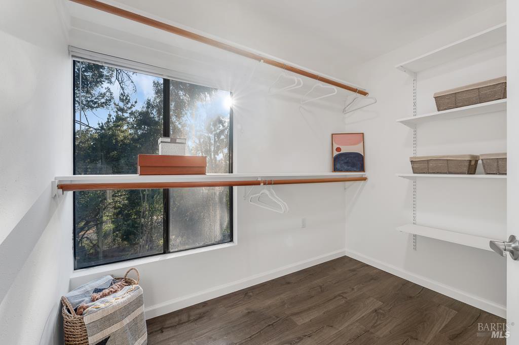 Detail Gallery Image 32 of 46 For 2801 Gravenstein Hwy, Sebastopol,  CA 95472 - 3 Beds | 3 Baths
