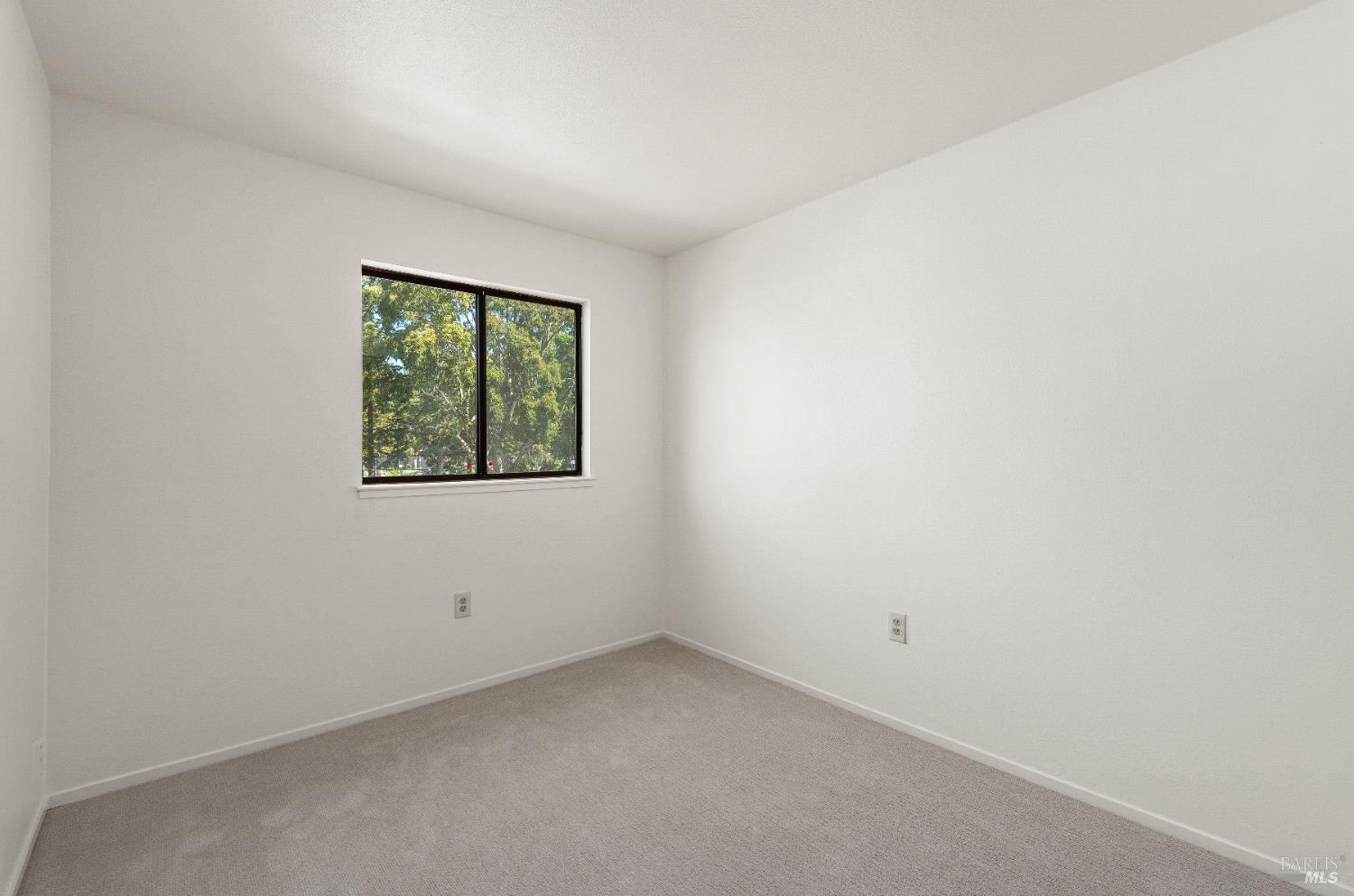 Detail Gallery Image 20 of 23 For 159 Francis Cir, Rohnert Park,  CA 94928 - 3 Beds | 2/1 Baths