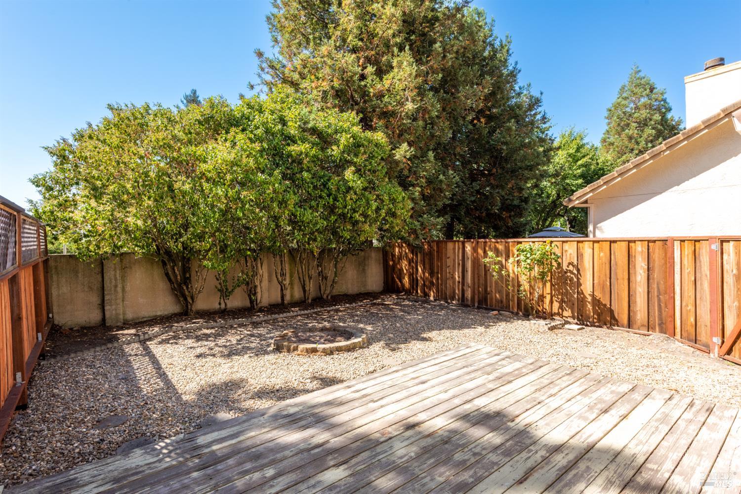 Detail Gallery Image 22 of 23 For 159 Francis Cir, Rohnert Park,  CA 94928 - 3 Beds | 2/1 Baths