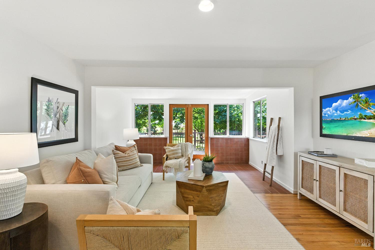 Detail Gallery Image 6 of 63 For 6750 Petaluma Hill Rd, Penngrove,  CA 94951 - 3 Beds | 2 Baths