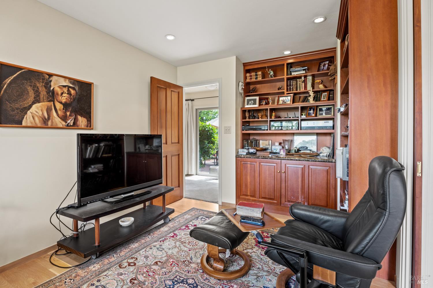 Detail Gallery Image 12 of 49 For 1500 Deerwood Dr, Ukiah,  CA 95482 - 3 Beds | 3 Baths