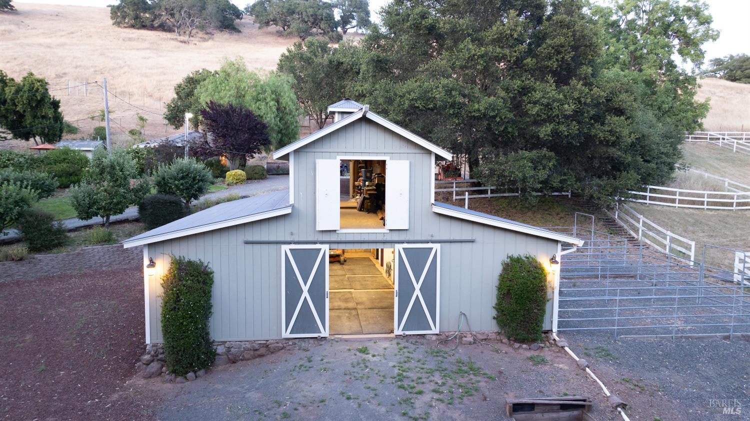 Detail Gallery Image 76 of 95 For 4560 Lovall Valley Loop Rd, Sonoma,  CA 95476 - 3 Beds | 4 Baths