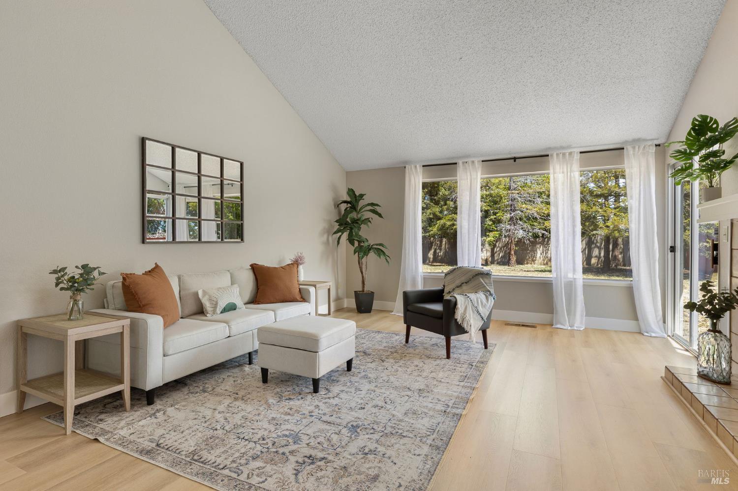 Detail Gallery Image 7 of 37 For 828 Stoneridge Cir, Fairfield,  CA 94534 - 3 Beds | 2 Baths