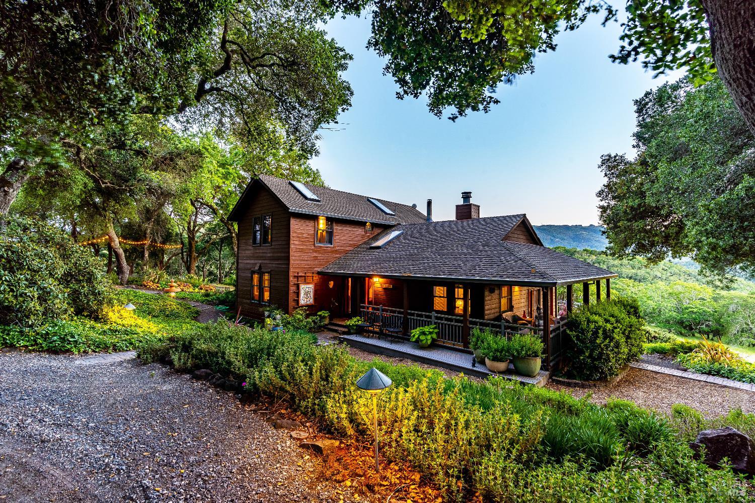 Detail Gallery Image 3 of 60 For 10601 Slattery Rd, Glen Ellen,  CA 95442 - 4 Beds | 2 Baths