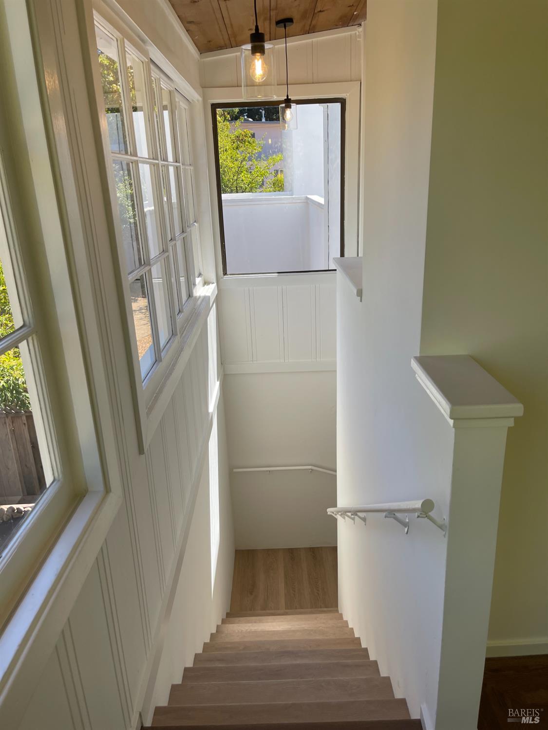 Detail Gallery Image 21 of 58 For 7 Belmont Ave, Fairfax,  CA 94930 - 6 Beds | 4/1 Baths