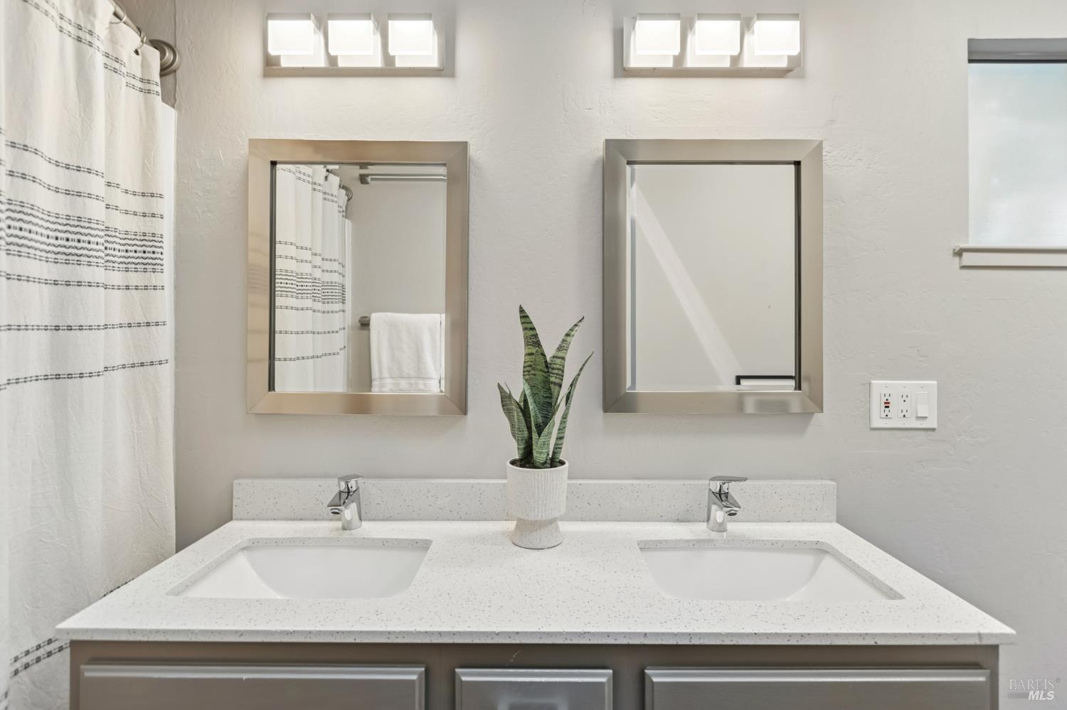 Detail Gallery Image 33 of 53 For 51 Juniper Ave, San Geronimo,  CA 94963 - 4 Beds | 3 Baths