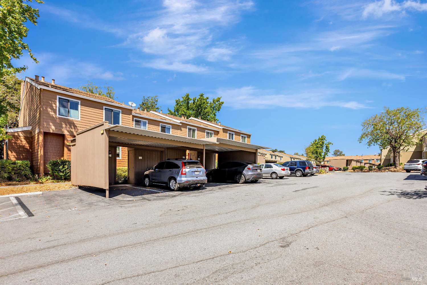 Detail Gallery Image 35 of 36 For 1 Oak Crest Ct #D,  Novato,  CA 94947 - 3 Beds | 2/1 Baths
