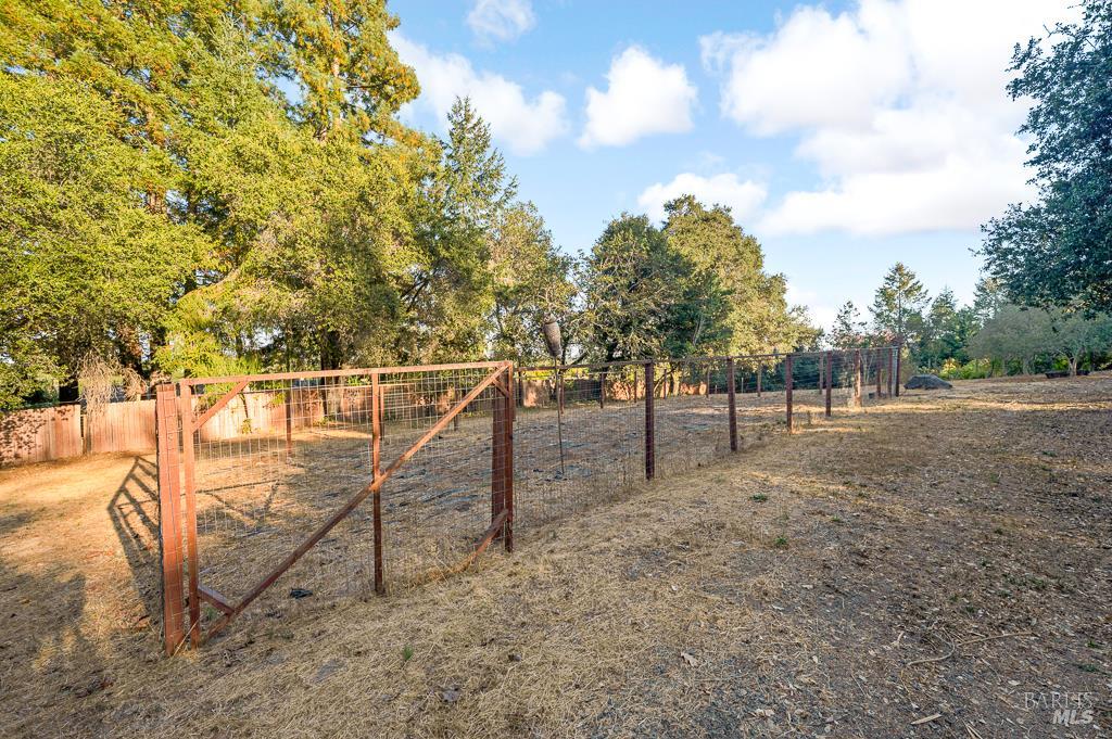 Detail Gallery Image 41 of 46 For 2801 Gravenstein Hwy, Sebastopol,  CA 95472 - 3 Beds | 3 Baths