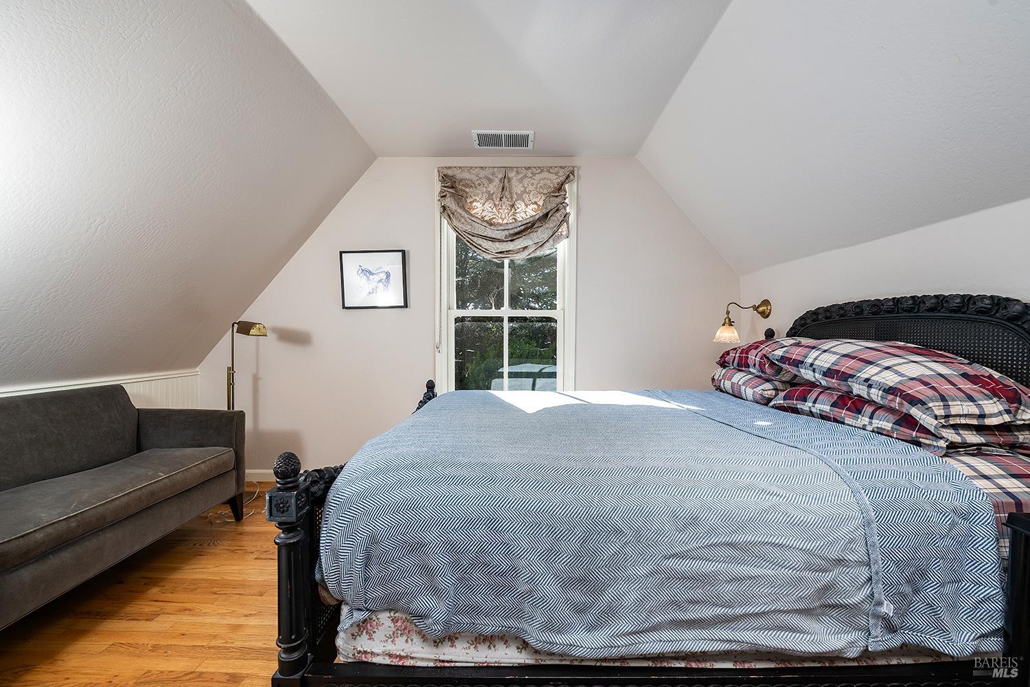 Detail Gallery Image 37 of 65 For 3949 Vine Hill Rd, Sebastopol,  CA 95472 - 5 Beds | 4 Baths