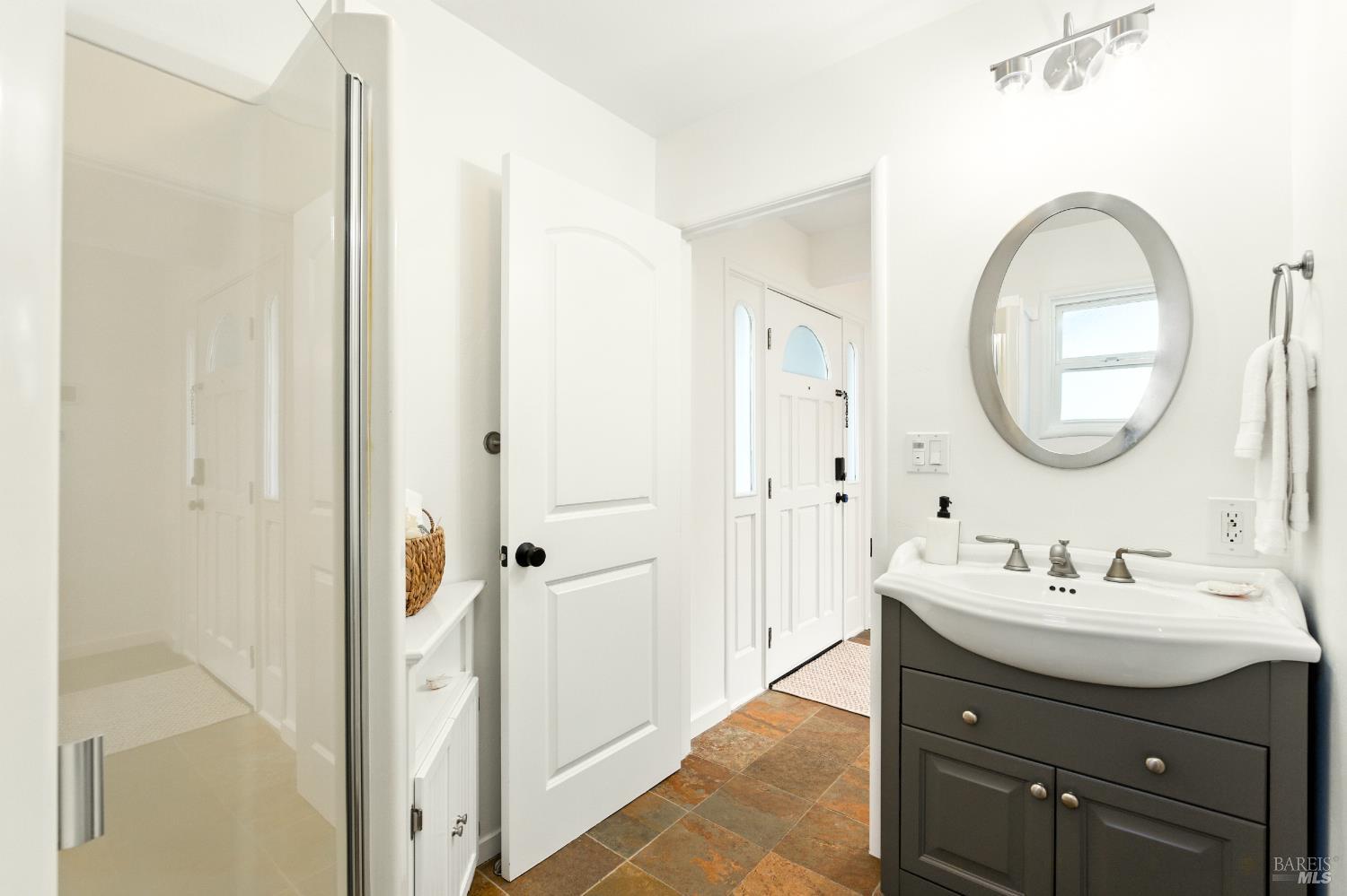 Detail Gallery Image 63 of 99 For 107 Blackfield Dr, Tiburon,  CA 94920 - 5 Beds | 3 Baths