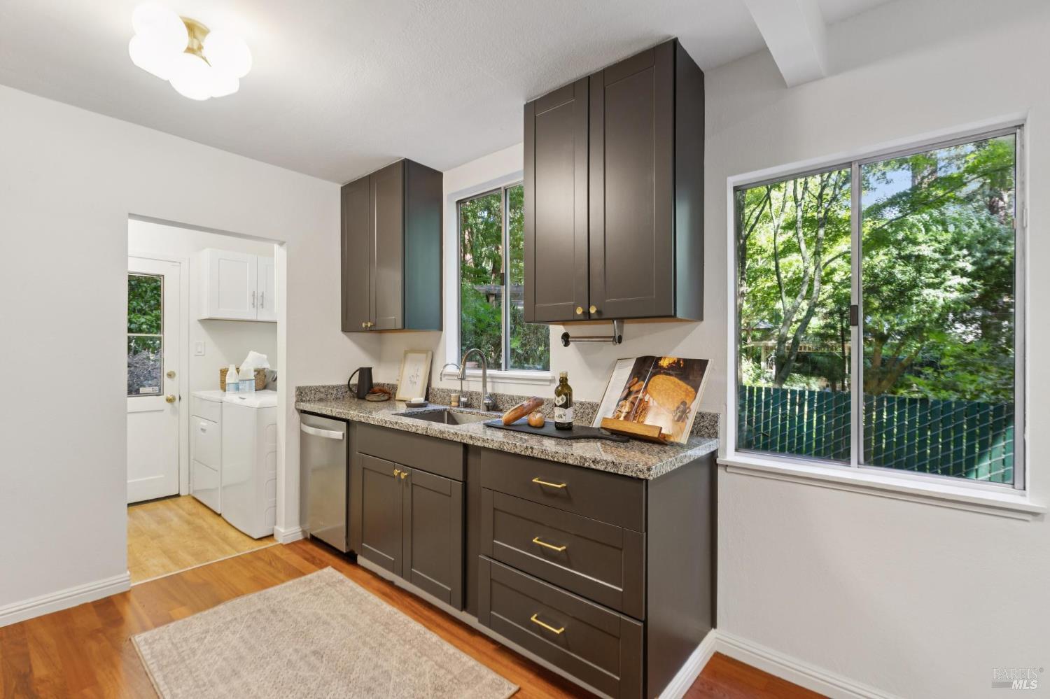 Detail Gallery Image 13 of 44 For 246 Madrone Ave, Larkspur,  CA 94939 - 4 Beds | 2 Baths