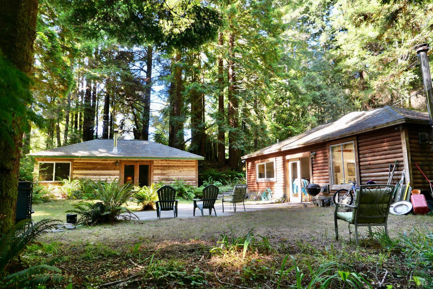 Detail Gallery Image 4 of 39 For 32000 Airport Rd, Fort Bragg,  CA 95437 - 2 Beds | 3 Baths