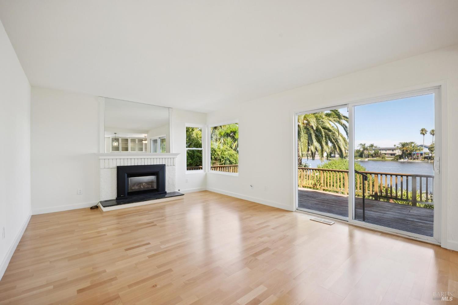 Detail Gallery Image 21 of 59 For 28 Caribe Isle, Novato,  CA 94949 - 4 Beds | 3 Baths