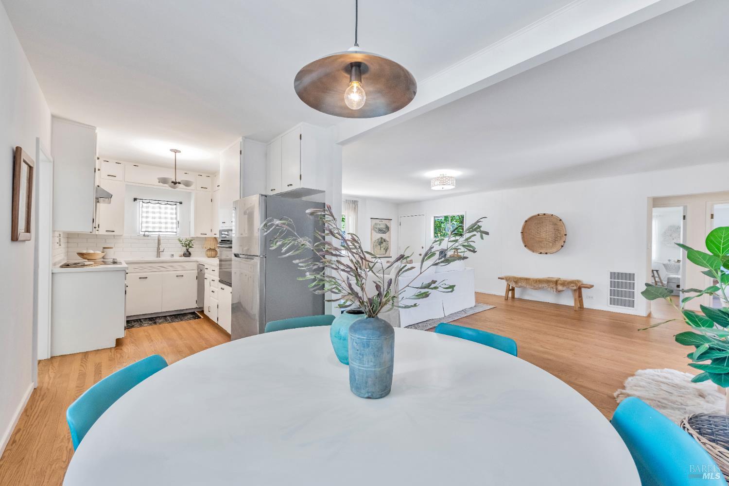 Detail Gallery Image 7 of 31 For 107 Butterfield Rd, San Anselmo,  CA 94960 - 3 Beds | 2 Baths