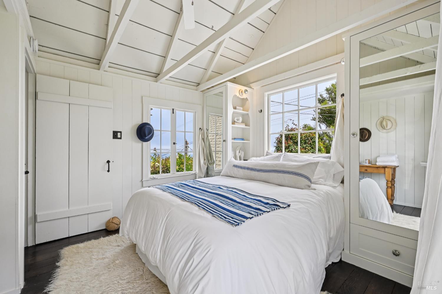 Detail Gallery Image 32 of 62 For 33 Ocean Ave, Bolinas,  CA 94924 - 3 Beds | 2/1 Baths