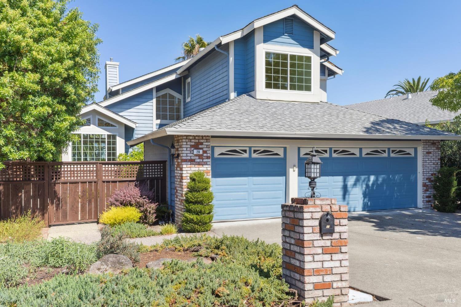 Detail Gallery Image 11 of 59 For 28 Caribe Isle, Novato,  CA 94949 - 4 Beds | 3 Baths