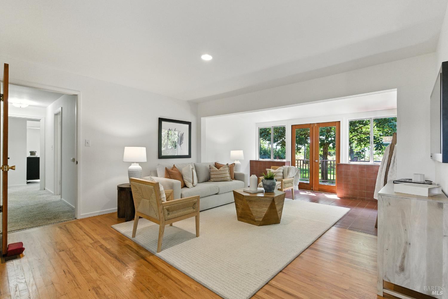 Detail Gallery Image 7 of 63 For 6750 Petaluma Hill Rd, Penngrove,  CA 94951 - 3 Beds | 2 Baths