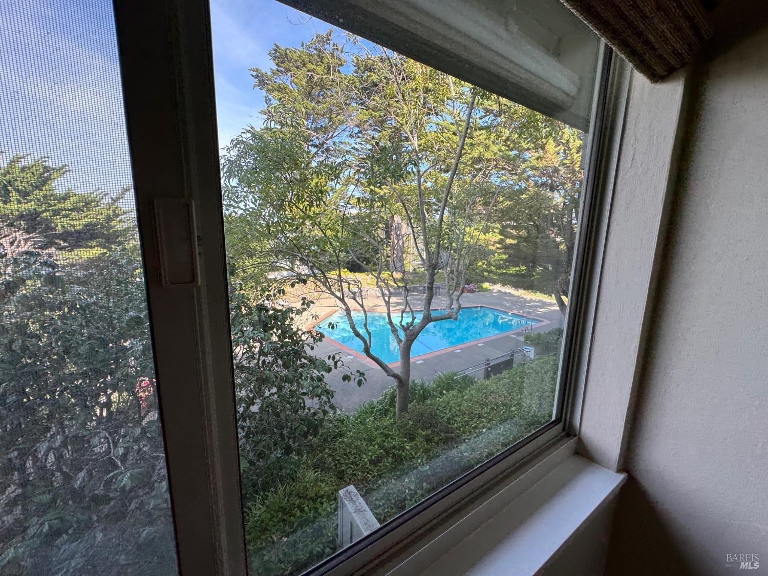 Detail Gallery Image 16 of 21 For 370 Eden Roc Dr, Sausalito,  CA 94965 - 1 Beds | 1 Baths
