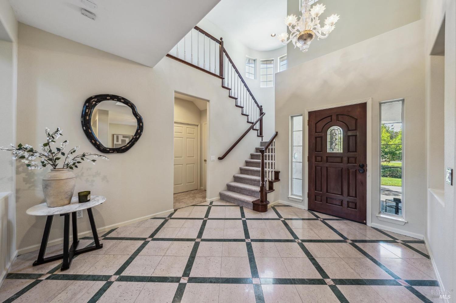 Detail Gallery Image 9 of 89 For 402 Barons Way, Petaluma,  CA 94954 - 4 Beds | 3 Baths