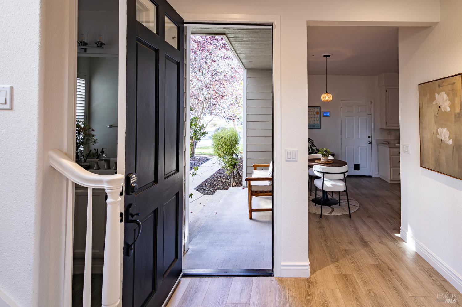 Detail Gallery Image 13 of 42 For 264 Waterside Cir, San Rafael,  CA 94903 - 4 Beds | 3/1 Baths