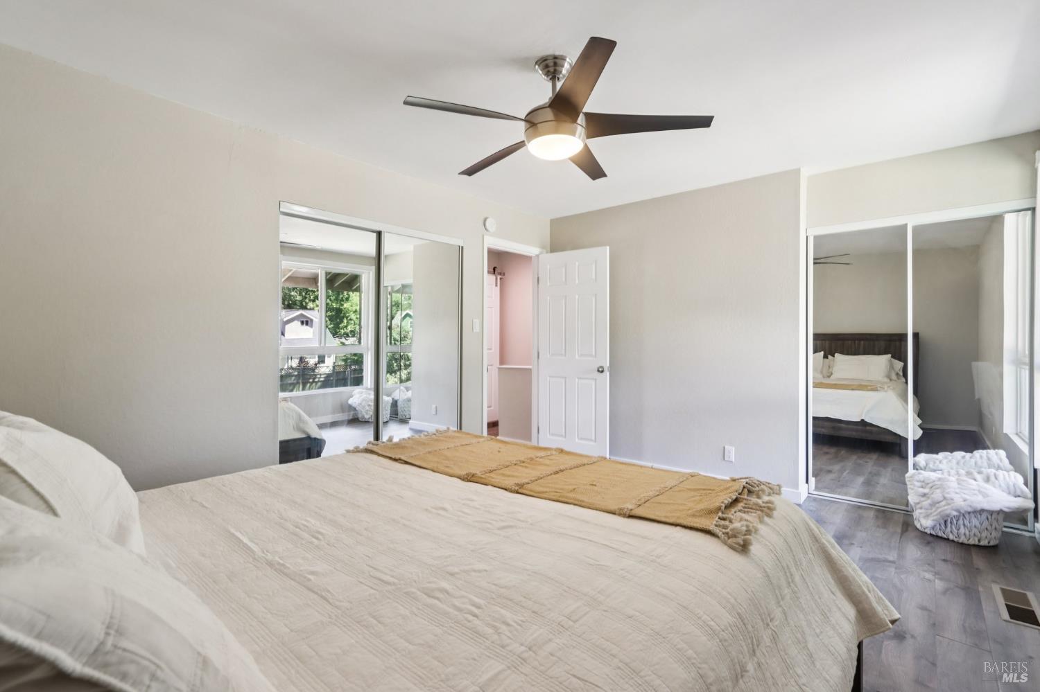 Detail Gallery Image 14 of 20 For 141 Roundtree Blvd, San Rafael,  CA 94903 - 2 Beds | 1/1 Baths
