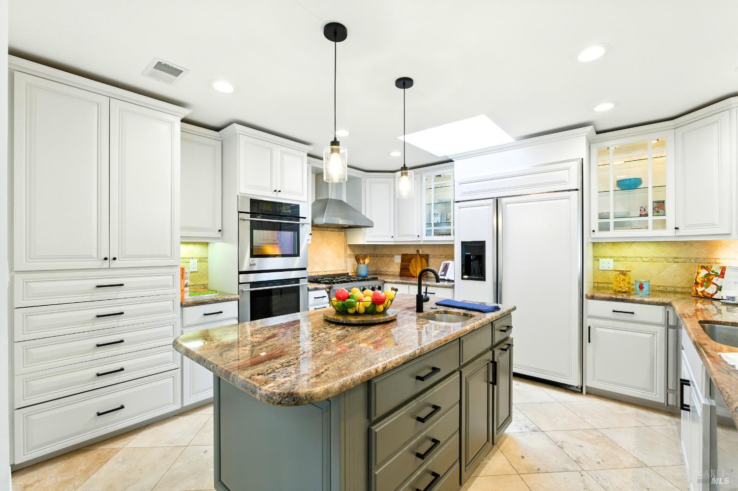 Detail Gallery Image 7 of 99 For 107 Blackfield Dr, Tiburon,  CA 94920 - 5 Beds | 3 Baths