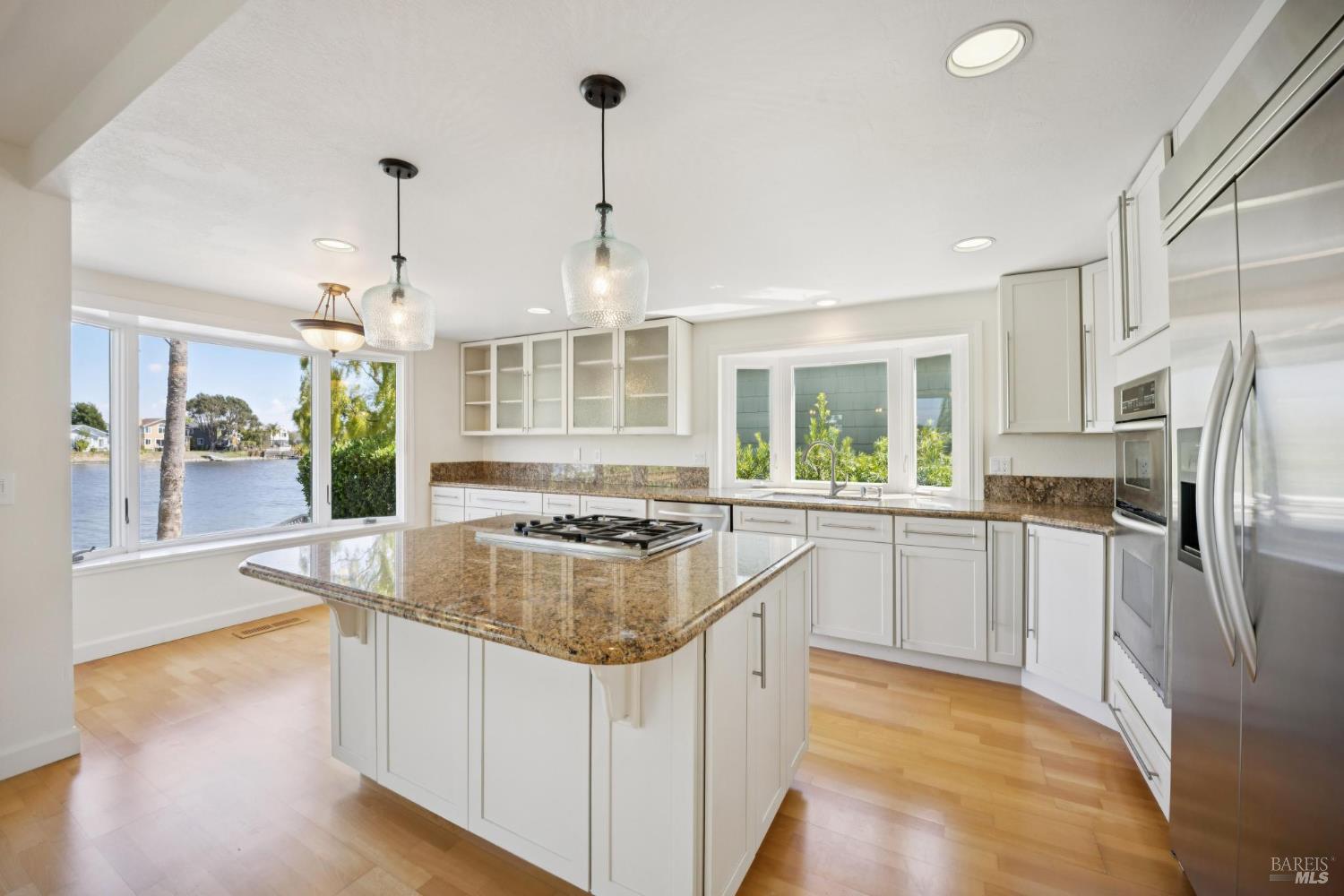 Detail Gallery Image 25 of 59 For 28 Caribe Isle, Novato,  CA 94949 - 4 Beds | 3 Baths