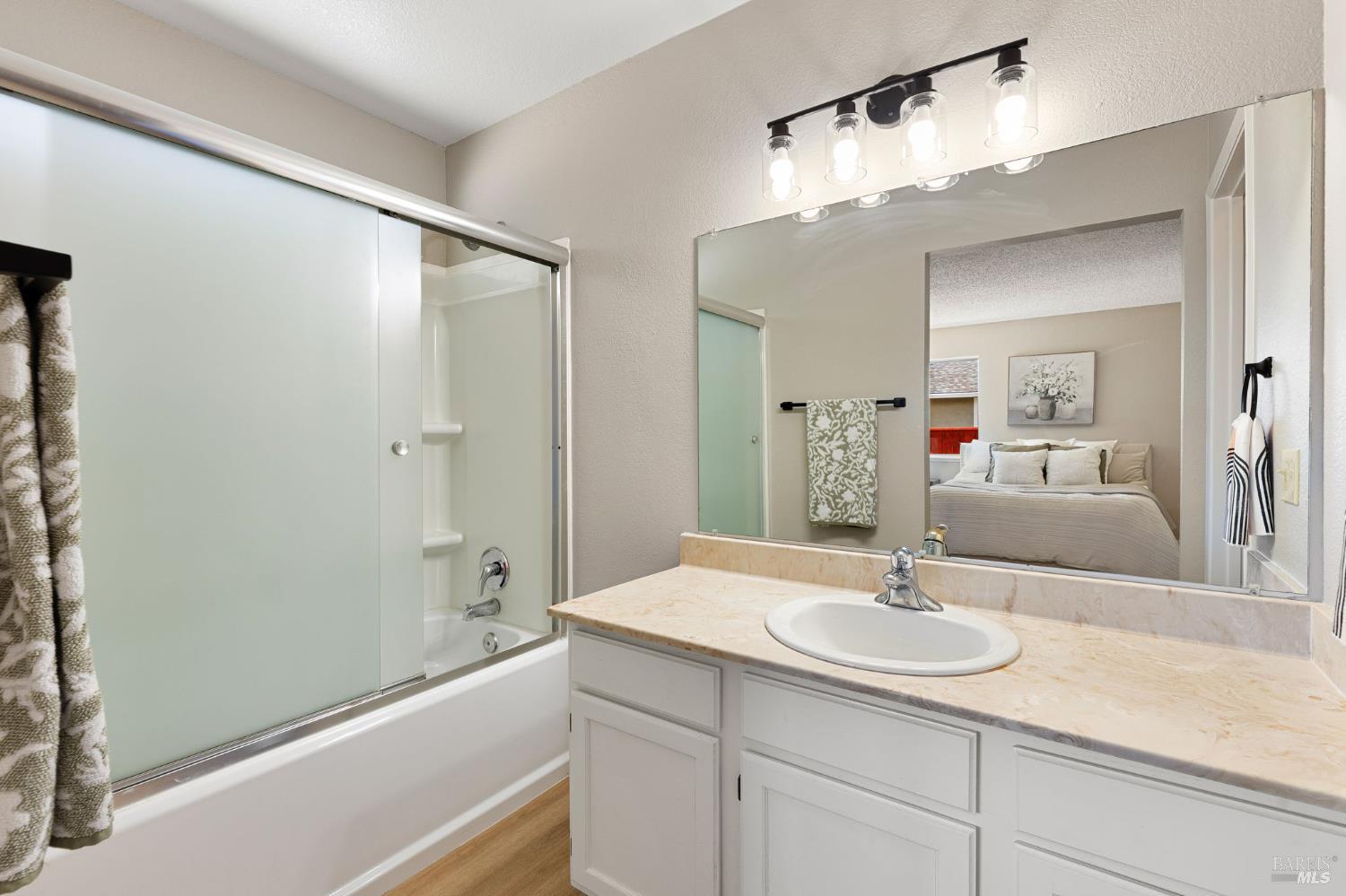 Detail Gallery Image 32 of 37 For 828 Stoneridge Cir, Fairfield,  CA 94534 - 3 Beds | 2 Baths